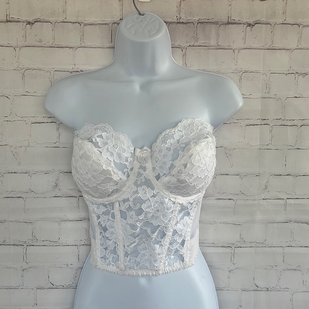 90’s Victoria’s Secret white lace bustier corset top size 36D